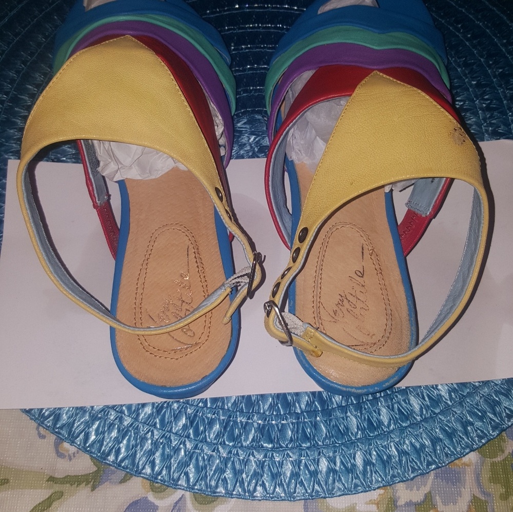Multicolor Sandal - Picture 2 of 6